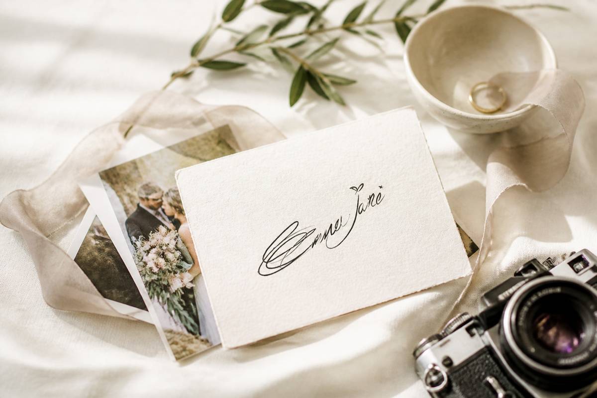 https://www.emma-janephotography.co.uk/gallery/cotswolds-wedding-photographer/ website